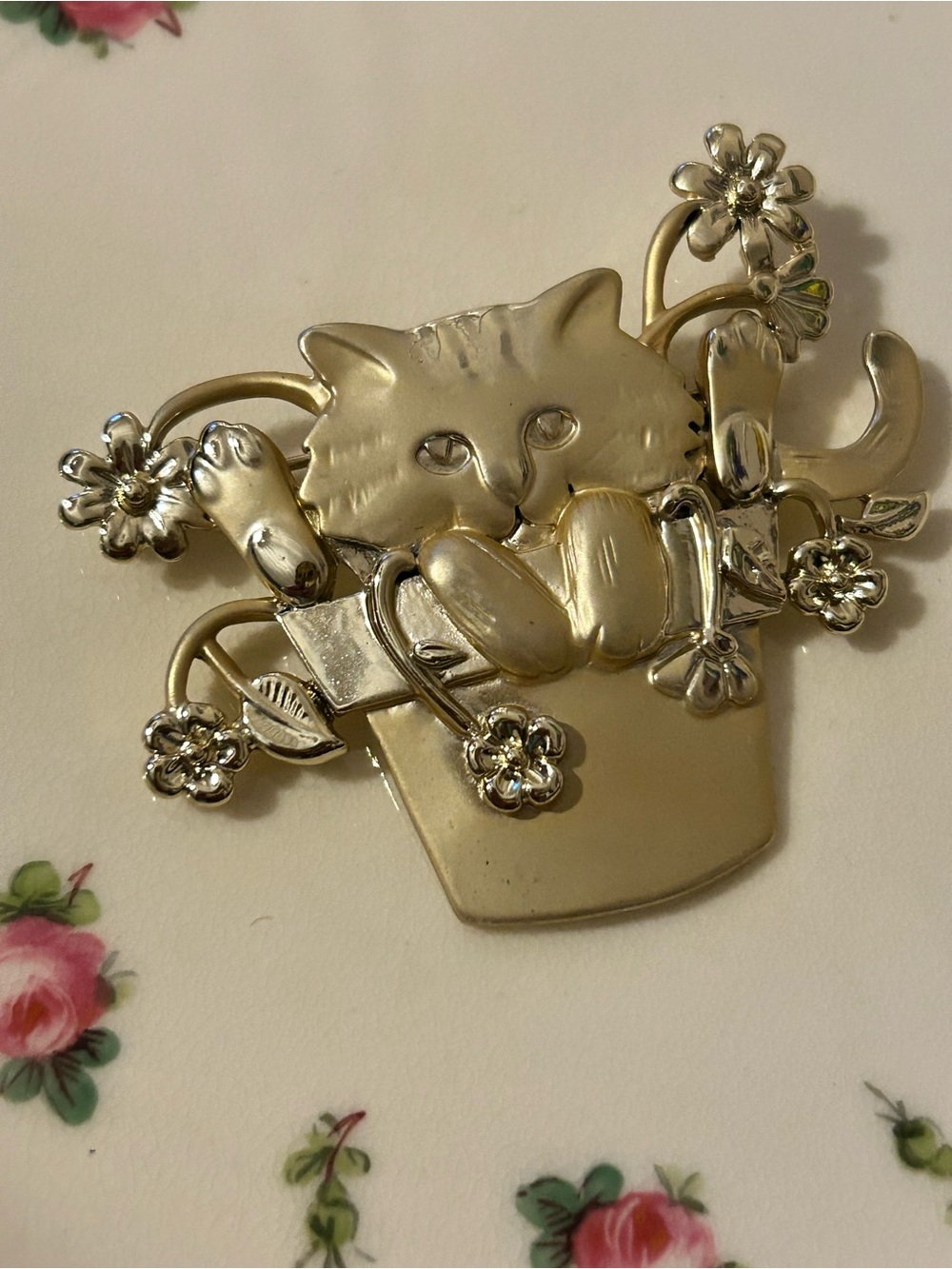 AJc Gold tone Cat in Flower Pot Decorative Cat Brooch pin